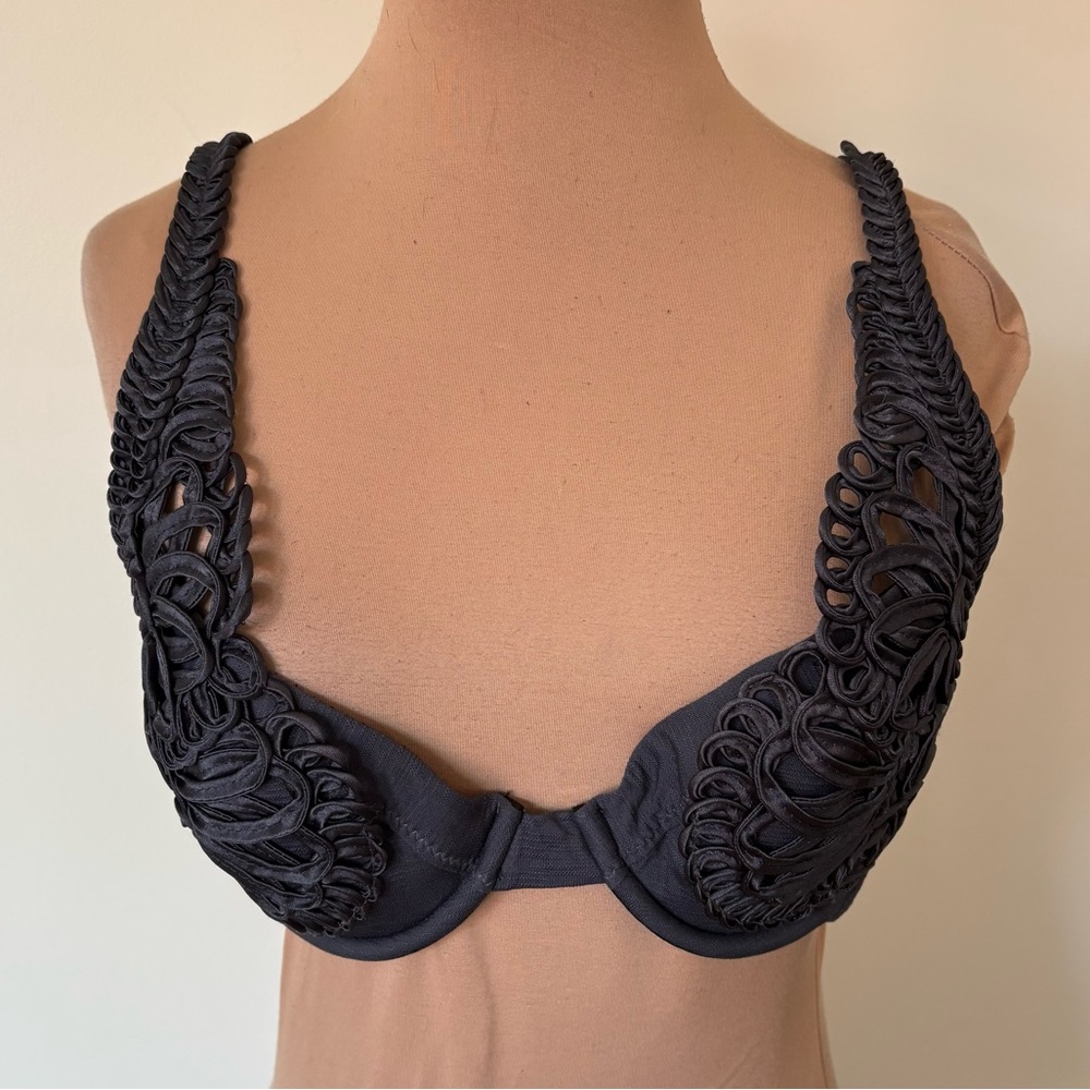 Betsey Johnson Embroidered Gray Underwire Bikini Top EUC Size Medium